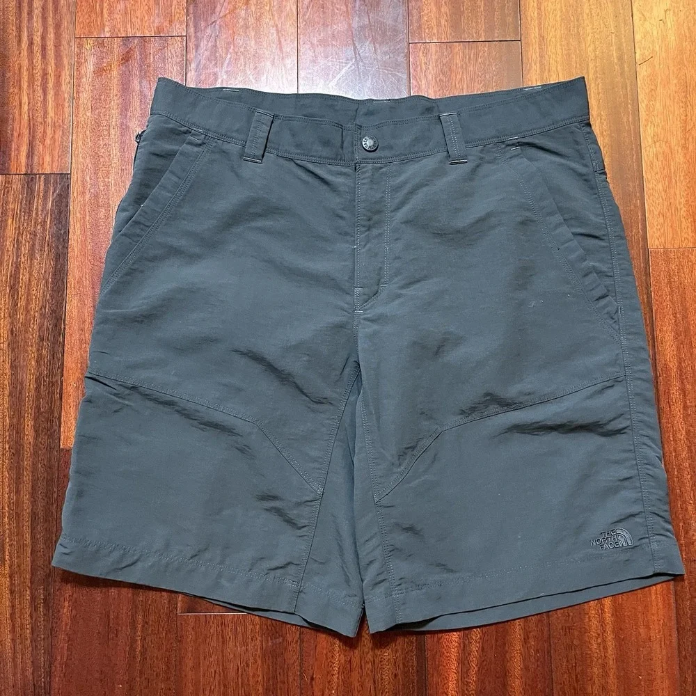 The North Face Shorts Mens 36 10